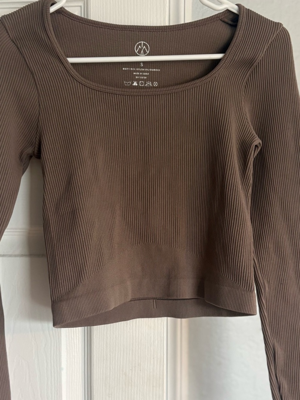 Seamless Ribbed Long Sleeve Crop Top - Taupe Brown